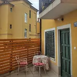 House Sara Case de vacanță